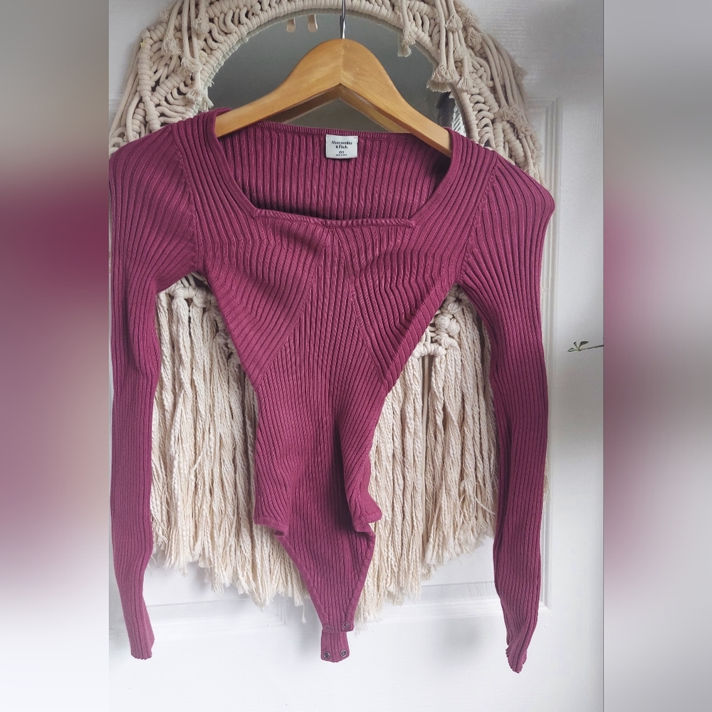 Abercrombie & Fitch Ribbed Knit Bodysuit Top in Burgundy/plum
